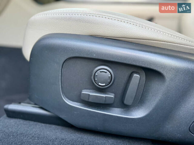 Білий Ленд Ровер Рендж Ровер Велар, об'ємом двигуна 2 л та пробігом 108 тис. км за 43500 $, фото 21 на Automoto.ua