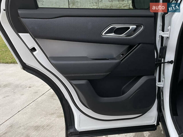 Білий Ленд Ровер Рендж Ровер Велар, об'ємом двигуна 2 л та пробігом 25 тис. км за 45000 $, фото 67 на Automoto.ua