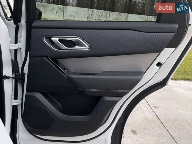 Білий Ленд Ровер Рендж Ровер Велар, об'ємом двигуна 2 л та пробігом 24 тис. км за 42500 $, фото 62 на Automoto.ua