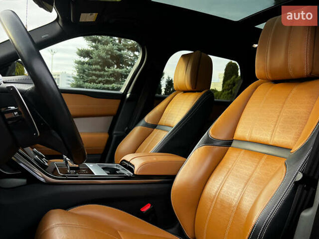 Білий Ленд Ровер Рендж Ровер Велар, об'ємом двигуна 3 л та пробігом 64 тис. км за 58900 $, фото 8 на Automoto.ua