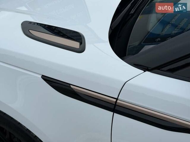 Белый Ленд Ровер Рендж Ровер Велар, объемом двигателя 2 л и пробегом 68 тыс. км за 57500 $, фото 29 на Automoto.ua