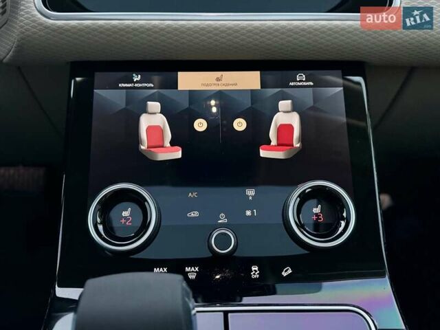 Білий Ленд Ровер Рендж Ровер Велар, об'ємом двигуна 2 л та пробігом 108 тис. км за 43999 $, фото 36 на Automoto.ua