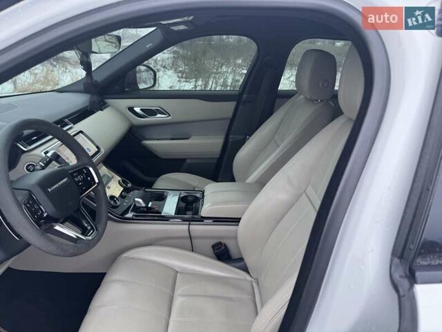 Білий Ленд Ровер Рендж Ровер Велар, об'ємом двигуна 2 л та пробігом 94 тис. км за 46000 $, фото 12 на Automoto.ua