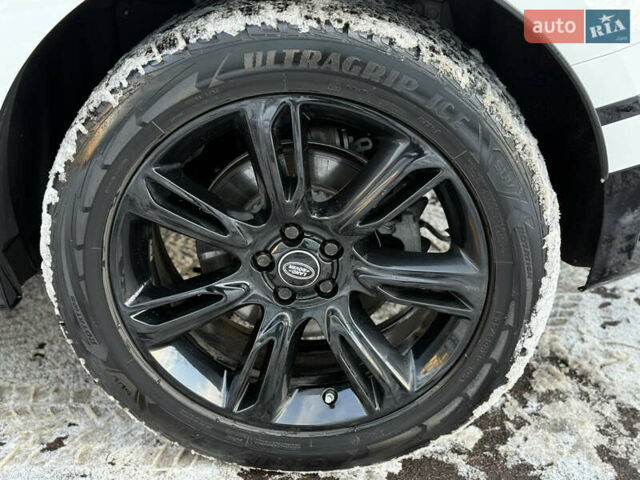 Белый Ленд Ровер Рендж Ровер Велар, объемом двигателя 2 л и пробегом 63 тыс. км за 44999 $, фото 22 на Automoto.ua