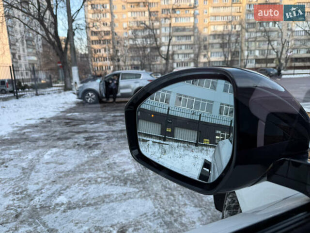 Білий Ленд Ровер Рендж Ровер Велар, об'ємом двигуна 2 л та пробігом 63 тис. км за 44999 $, фото 34 на Automoto.ua