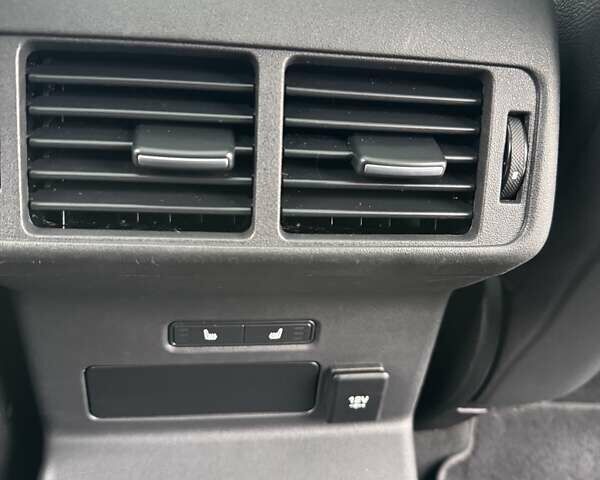 Білий Ленд Ровер Рендж Ровер Велар, об'ємом двигуна 2 л та пробігом 128 тис. км за 38900 $, фото 22 на Automoto.ua