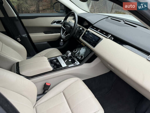 Білий Ленд Ровер Рендж Ровер Велар, об'ємом двигуна 2 л та пробігом 108 тис. км за 44999 $, фото 46 на Automoto.ua