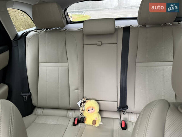 Білий Ленд Ровер Рендж Ровер Велар, об'ємом двигуна 2 л та пробігом 108 тис. км за 44999 $, фото 54 на Automoto.ua