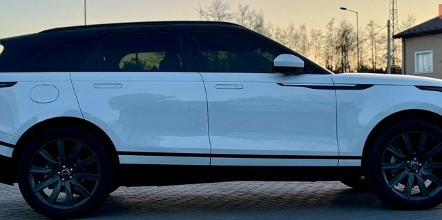 Белый Ленд Ровер Рендж Ровер Велар, объемом двигателя 2 л и пробегом 113 тыс. км за 41999 $, фото 14 на Automoto.ua