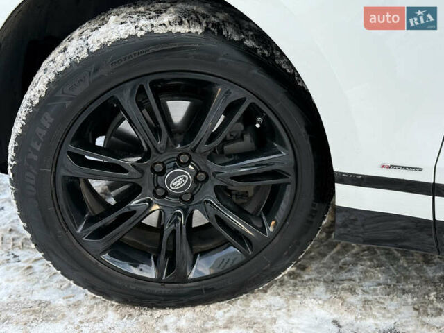 Белый Ленд Ровер Рендж Ровер Велар, объемом двигателя 2 л и пробегом 63 тыс. км за 44900 $, фото 18 на Automoto.ua