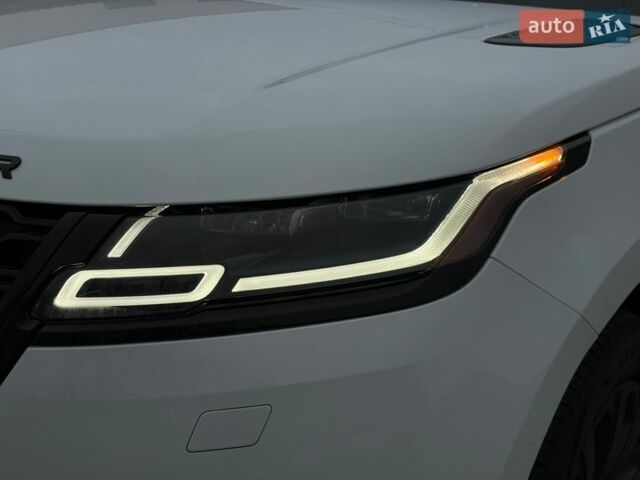 Білий Ленд Ровер Рендж Ровер Велар, об'ємом двигуна 2 л та пробігом 24 тис. км за 42500 $, фото 36 на Automoto.ua