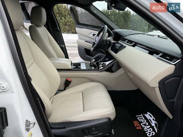 Белый Ленд Ровер Рендж Ровер Велар, объемом двигателя 2 л и пробегом 68 тыс. км за 57500 $, фото 35 на Automoto.ua