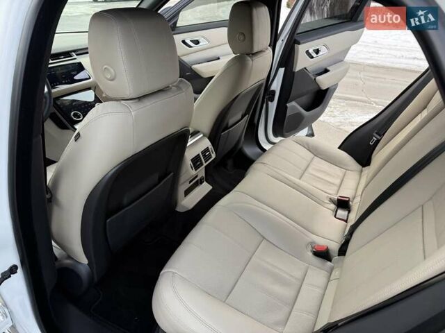 Белый Ленд Ровер Рендж Ровер Велар, объемом двигателя 2 л и пробегом 68 тыс. км за 57500 $, фото 51 на Automoto.ua