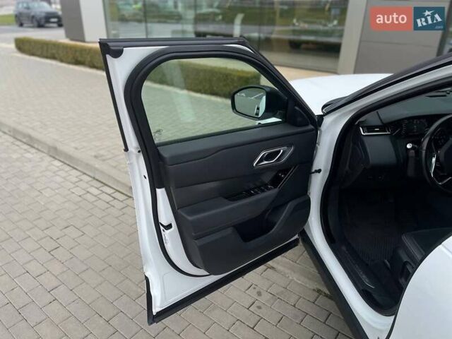 Білий Ленд Ровер Рендж Ровер Велар, об'ємом двигуна 2 л та пробігом 168 тис. км за 42000 $, фото 4 на Automoto.ua