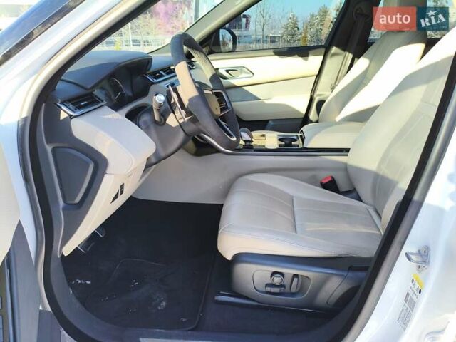 Белый Ленд Ровер Рендж Ровер Велар, объемом двигателя 2 л и пробегом 37 тыс. км за 51783 $, фото 26 на Automoto.ua