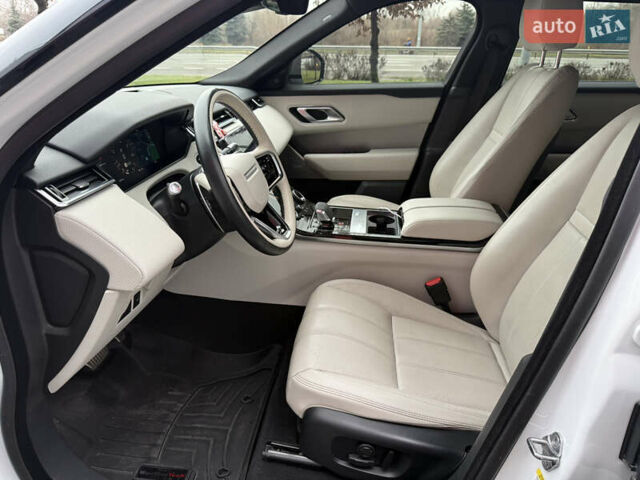 Белый Ленд Ровер Рендж Ровер Велар, объемом двигателя 2 л и пробегом 63 тыс. км за 44900 $, фото 23 на Automoto.ua