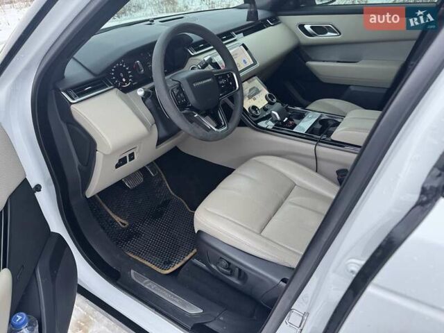 Білий Ленд Ровер Рендж Ровер Велар, об'ємом двигуна 2 л та пробігом 94 тис. км за 46000 $, фото 11 на Automoto.ua