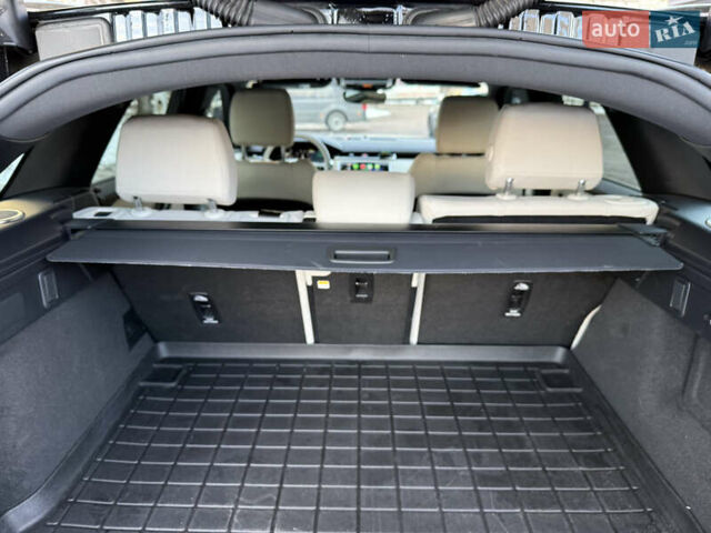 Білий Ленд Ровер Рендж Ровер Велар, об'ємом двигуна 2 л та пробігом 63 тис. км за 44999 $, фото 41 на Automoto.ua