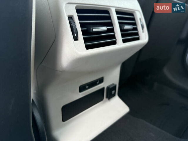 Білий Ленд Ровер Рендж Ровер Велар, об'ємом двигуна 2 л та пробігом 63 тис. км за 44999 $, фото 31 на Automoto.ua