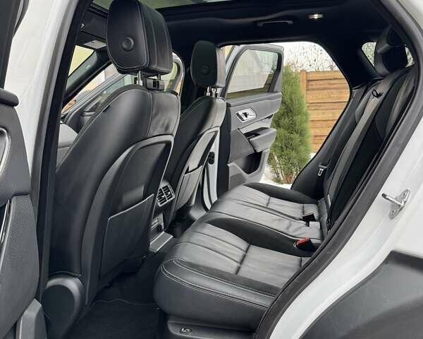 Білий Ленд Ровер Рендж Ровер Велар, об'ємом двигуна 2 л та пробігом 128 тис. км за 38900 $, фото 21 на Automoto.ua