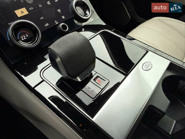 Белый Ленд Ровер Рендж Ровер Велар, объемом двигателя 2 л и пробегом 63 тыс. км за 44900 $, фото 33 на Automoto.ua