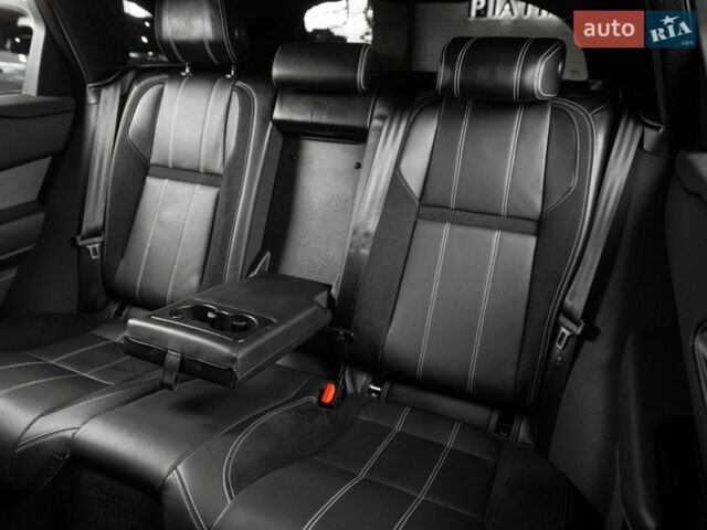 Білий Ленд Ровер Рендж Ровер Велар, об'ємом двигуна 3 л та пробігом 102 тис. км за 48900 $, фото 54 на Automoto.ua