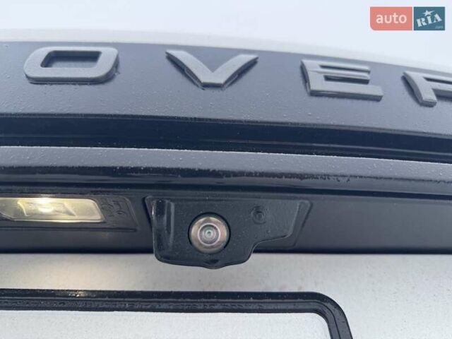 Білий Ленд Ровер Рендж Ровер Велар, об'ємом двигуна 2 л та пробігом 94 тис. км за 46000 $, фото 21 на Automoto.ua