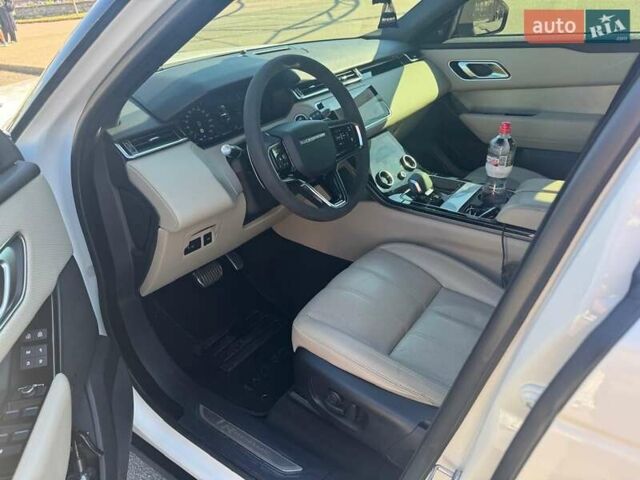 Ленд Ровер Рендж Ровер Велар 2021 в Киеве на Automoto.ua Белый Ленд Ровер Рендж Ровер Велар, объемом двигателя 2 л и пробегом 92 тыс. км за 45300 $, фото 10 на Automoto.ua