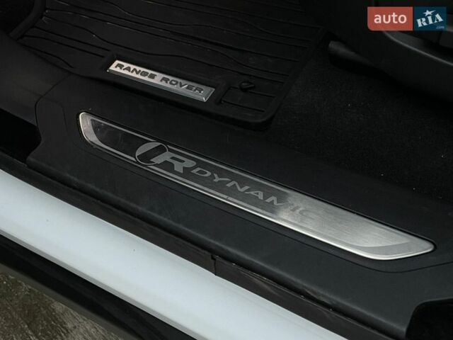 Білий Ленд Ровер Рендж Ровер Велар, об'ємом двигуна 2 л та пробігом 24 тис. км за 42500 $, фото 34 на Automoto.ua
