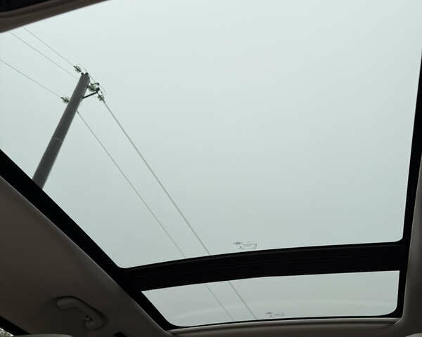 Білий Ленд Ровер Рендж Ровер Велар, об'ємом двигуна 2 л та пробігом 108 тис. км за 44999 $, фото 53 на Automoto.ua