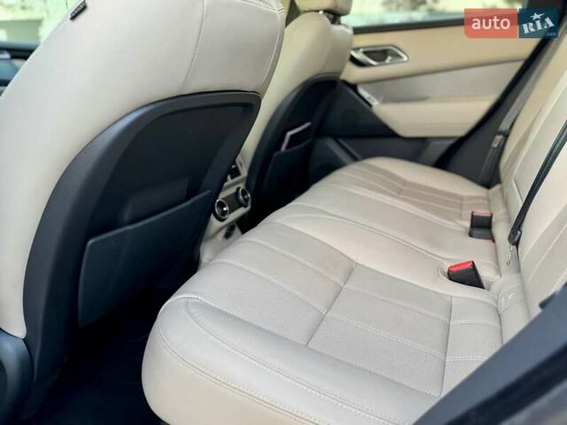 Білий Ленд Ровер Рендж Ровер Велар, об'ємом двигуна 2 л та пробігом 108 тис. км за 43999 $, фото 25 на Automoto.ua