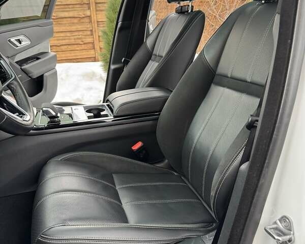 Білий Ленд Ровер Рендж Ровер Велар, об'ємом двигуна 2 л та пробігом 128 тис. км за 38900 $, фото 13 на Automoto.ua