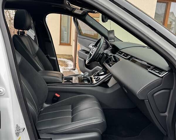 Білий Ленд Ровер Рендж Ровер Велар, об'ємом двигуна 2 л та пробігом 128 тис. км за 38900 $, фото 28 на Automoto.ua