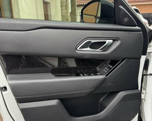 Білий Ленд Ровер Рендж Ровер Велар, об'ємом двигуна 2 л та пробігом 128 тис. км за 38900 $, фото 11 на Automoto.ua