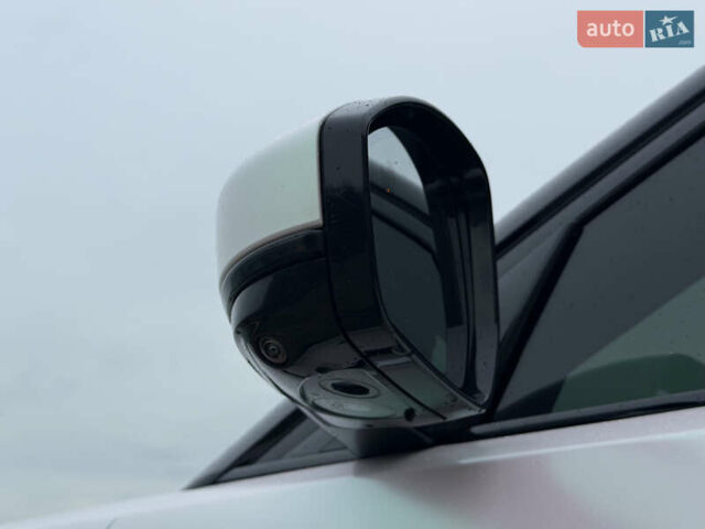 Белый Ленд Ровер Рендж Ровер Велар, объемом двигателя 2 л и пробегом 28 тыс. км за 48900 $, фото 14 на Automoto.ua