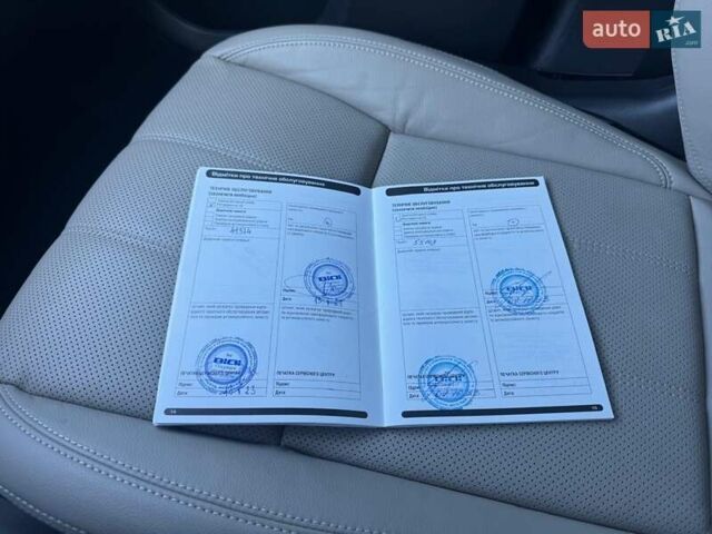 Білий Ленд Ровер Рендж Ровер Велар, об'ємом двигуна 2 л та пробігом 94 тис. км за 46000 $, фото 25 на Automoto.ua