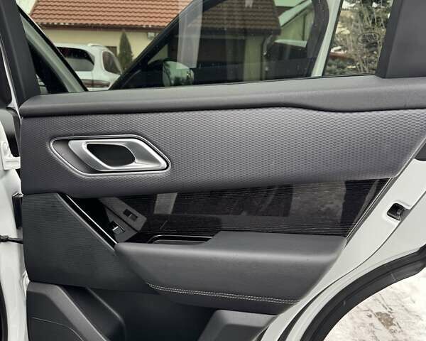 Білий Ленд Ровер Рендж Ровер Велар, об'ємом двигуна 2 л та пробігом 128 тис. км за 38900 $, фото 23 на Automoto.ua