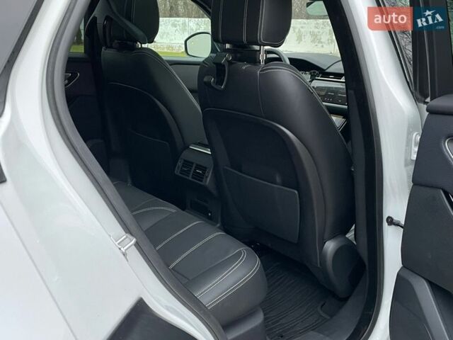 Білий Ленд Ровер Рендж Ровер Велар, об'ємом двигуна 2 л та пробігом 24 тис. км за 42500 $, фото 30 на Automoto.ua