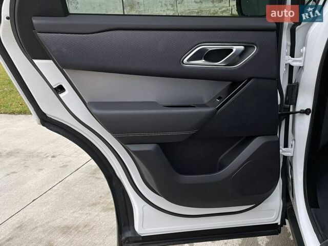 Білий Ленд Ровер Рендж Ровер Велар, об'ємом двигуна 2 л та пробігом 24 тис. км за 42500 $, фото 61 на Automoto.ua