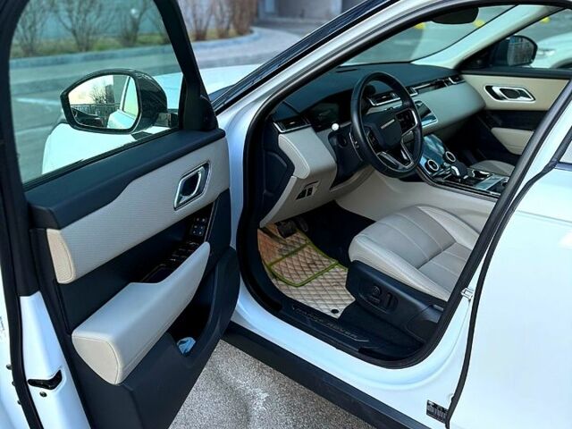 Белый Ленд Ровер Рендж Ровер Велар, объемом двигателя 2 л и пробегом 40 тыс. км за 50000 $, фото 8 на Automoto.ua