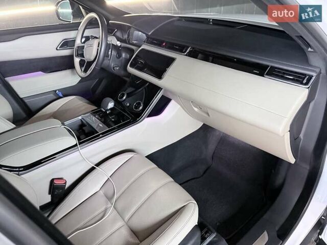 Ленд Ровер Рендж Ровер Велар 2022 в Киеве на Automoto.ua Белый Ленд Ровер Рендж Ровер Велар, объемом двигателя 2 л и пробегом 45 тыс. км за 68500 $, фото 12 на Automoto.ua