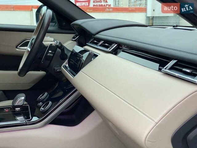 Белый Ленд Ровер Рендж Ровер Велар, объемом двигателя 2 л и пробегом 45 тыс. км за 64999 $, фото 25 на Automoto.ua