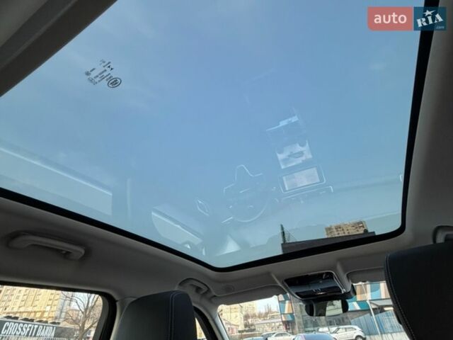 Білий Ленд Ровер Рендж Ровер Велар, об'ємом двигуна 2 л та пробігом 52 тис. км за 55000 $, фото 11 на Automoto.ua