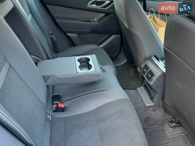 Білий Ленд Ровер Рендж Ровер Велар, об'ємом двигуна 2 л та пробігом 52 тис. км за 55000 $, фото 13 на Automoto.ua