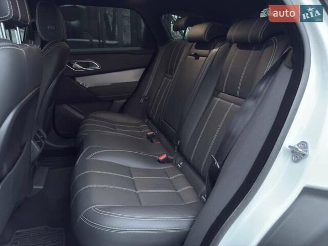 Белый Ленд Ровер Рендж Ровер Велар, объемом двигателя 2 л и пробегом 65 тыс. км за 54900 $, фото 30 на Automoto.ua