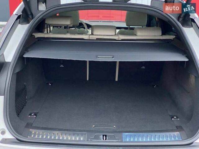 Белый Ленд Ровер Рендж Ровер Велар, объемом двигателя 2 л и пробегом 45 тыс. км за 64999 $, фото 64 на Automoto.ua