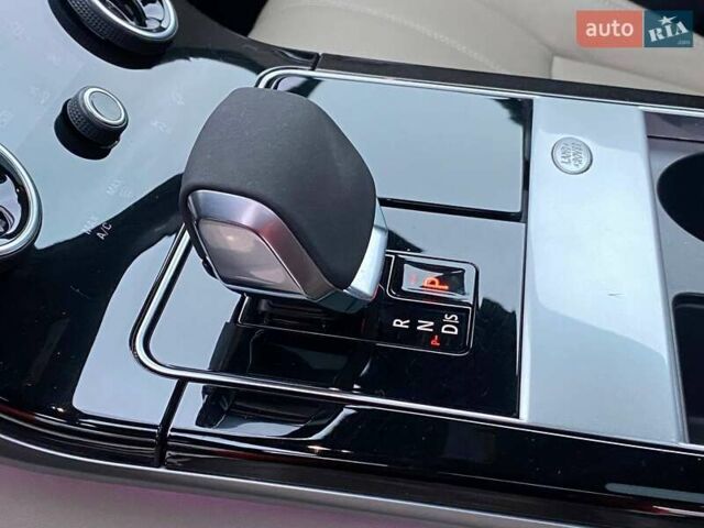 Белый Ленд Ровер Рендж Ровер Велар, объемом двигателя 2 л и пробегом 45 тыс. км за 64999 $, фото 36 на Automoto.ua