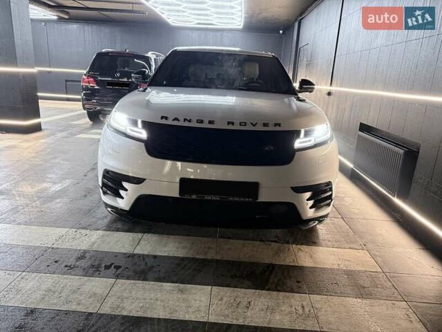 Ленд Ровер Рендж Ровер Велар 2022 в Киеве на Automoto.ua Белый Ленд Ровер Рендж Ровер Велар, объемом двигателя 2 л и пробегом 45 тыс. км за 68500 $, фото 5 на Automoto.ua