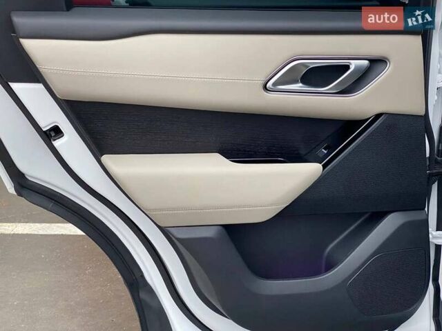 Белый Ленд Ровер Рендж Ровер Велар, объемом двигателя 2 л и пробегом 45 тыс. км за 64999 $, фото 40 на Automoto.ua