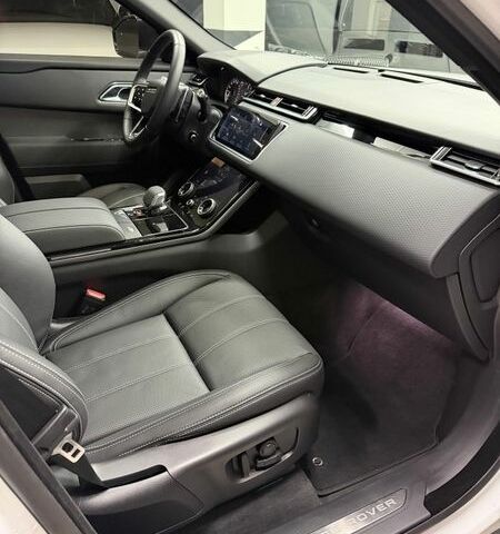 Белый Ленд Ровер Рендж Ровер Велар, объемом двигателя 2 л и пробегом 20 тыс. км за 45999 $, фото 18 на Automoto.ua